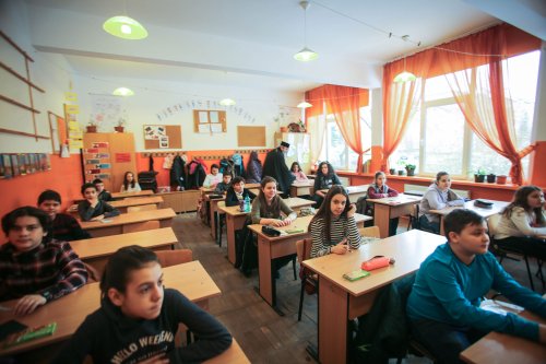 Peste 120 de elevi din județul Sibiu au participat la olimpiada de religie Poza 22556