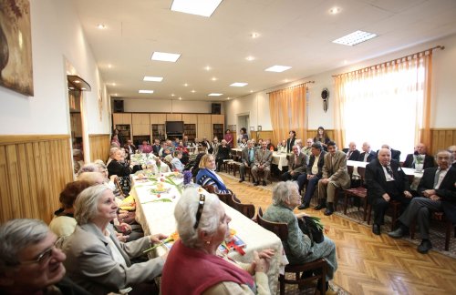 Daruri de 8 martie pentru beneficiarii Căminului de Vârstnici din Sibiu Poza 22256