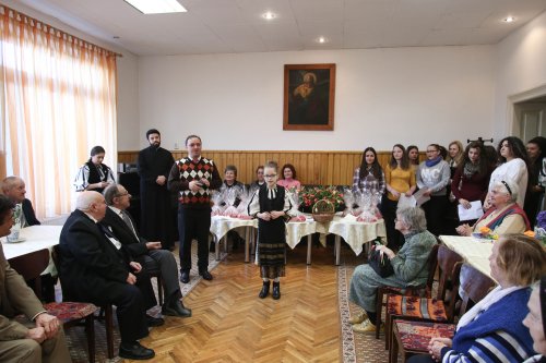 Daruri de 8 martie pentru beneficiarii Căminului de Vârstnici din Sibiu Poza 22257