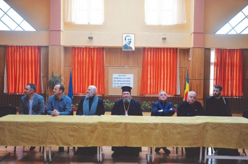 Elevii orădeni promovează bisericile de lemn din Țara Beiușului Poza 22147