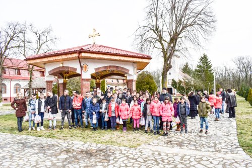 Pelerinaj al copiilor de la școlile speciale la Mănăstirea Timișeni-Șag Poza 22165