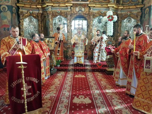 Liturghie arhierească la catedrala din Roman Poza 22043