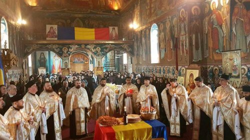 Sfântul Simeon Noul Teolog, sărbătorit în Parohia Mănăstirea Caşin II Poza 21924