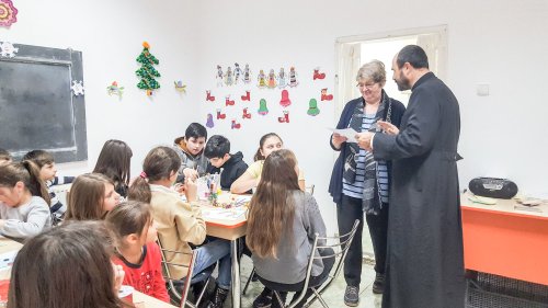 Proiectul „Consolidarea familiei prin educație”  în Arhiepiscopia Timișoarei Poza 21888