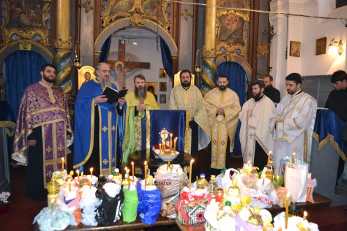 Seară duhovnicească la Mănăstirea Partoș Poza 21601