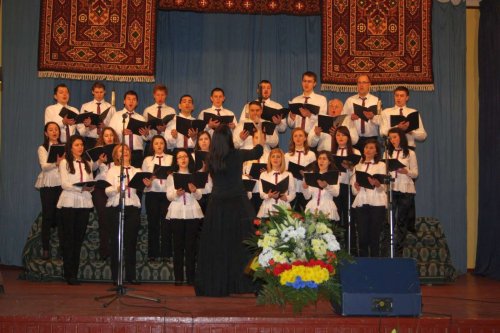Prima ediţie a Festivalului-Concurs Coral de Muzică Sacră, la Botoşani Poza 21520