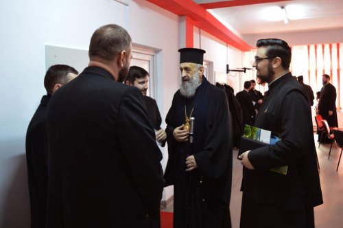 Zeci de preoţi au donat sânge la Alba Iulia Poza 21493