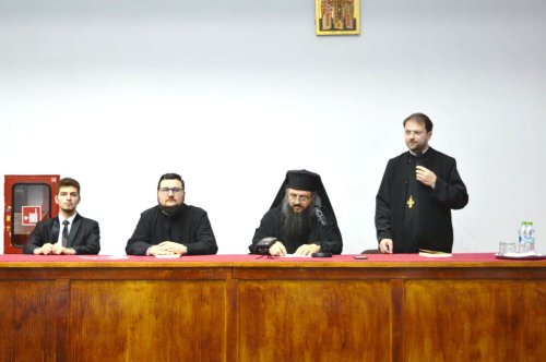 Conferință și prezentare de carte la Facultatea de Teologie albaiuliană Poza 21311