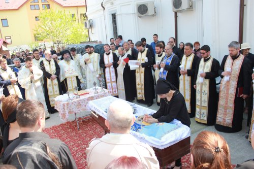 Părintele diacon Mircea Mihail Tudora a fost condus pe ultimul drum Poza 20144