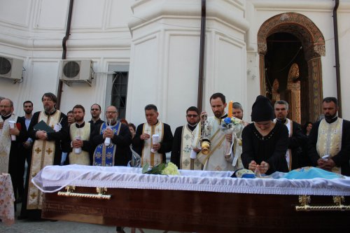 Părintele diacon Mircea Mihail Tudora a fost condus pe ultimul drum Poza 20146