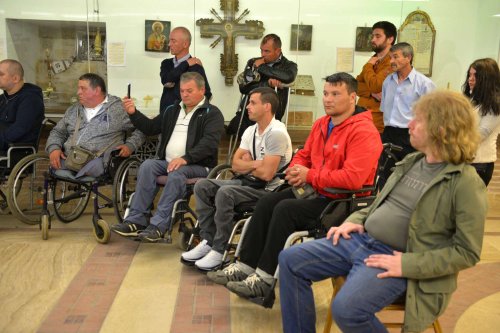 Episcopia Ortodoxă Română a Italiei a donat la Iaşi cărucioare persoanelor cu dizabilităţi Poza 19203