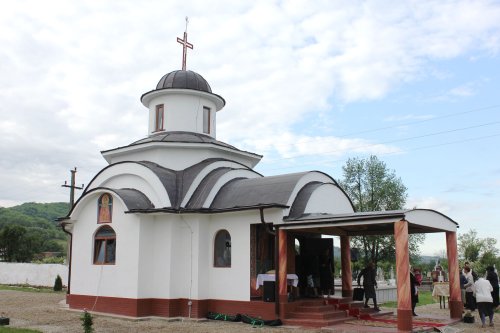 A fost sfinţită biserica din Târgu Logreşti Poza 18136