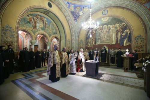 Ședința de constituire a noii Adunări eparhiale a Arhiepiscopiei Sibiului Poza 17298