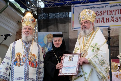 Patriarhul României a resfinţit biserica Mănăstirii Dealu Poza 16866
