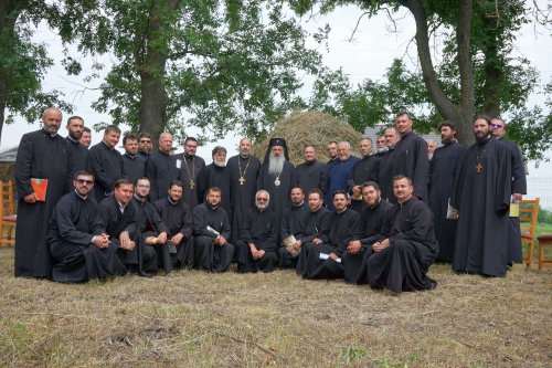 IPS Mitropolit Teofan a prezidat conferinţa preoţească în Protopopiatul Darabani Poza 16669