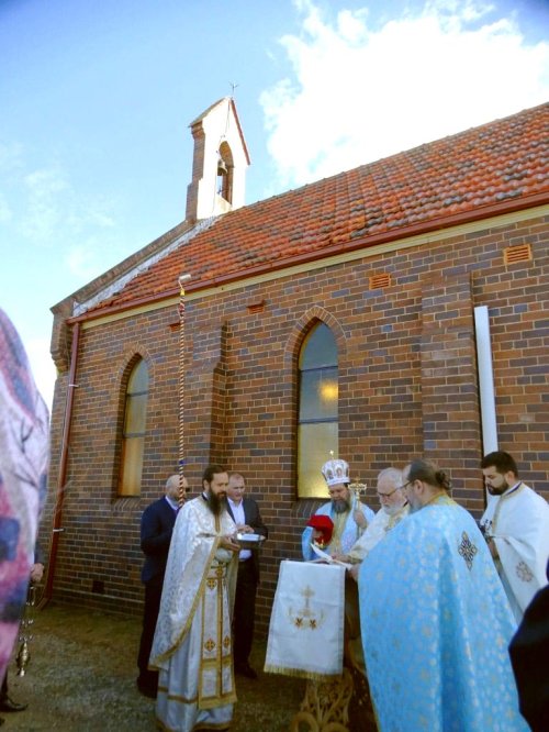 Sfințirea Bisericii „Sfinții Martiri Brâncoveni” din Sydney, Australia Poza 12642