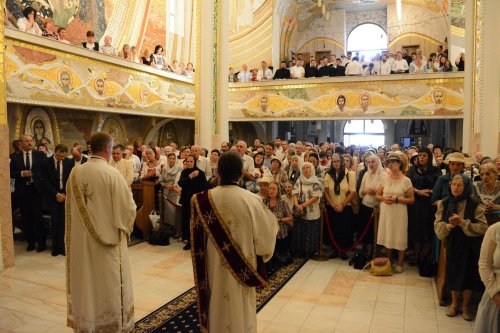Sfințirea Bisericii „Schimbarea la Față” din Cluj-Napoca Poza 12450