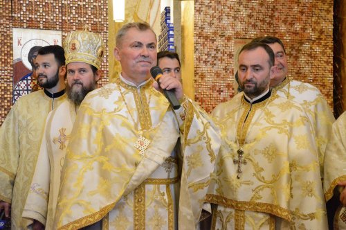 Sfințirea Bisericii „Schimbarea la Față” din Cluj-Napoca Poza 12451