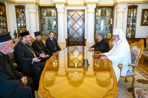 Patriarhul României a primit vizita Mitropolitului de Ruse Poza 10831