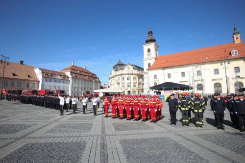 Ceremonii religioase și militare cu ocazia Zilei Naționale a Pompierilor Poza 10530