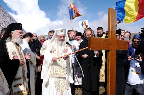 Biserică a eroilor români  pe platoul munţilor Bucegi Poza 10435