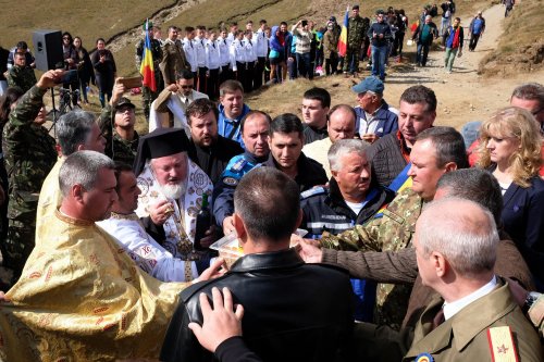Biserică a eroilor români  pe platoul munţilor Bucegi Poza 10445