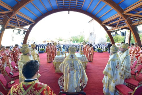 Mucenicul Dimitrie sărbătorit la Patriarhie Poza 7509
