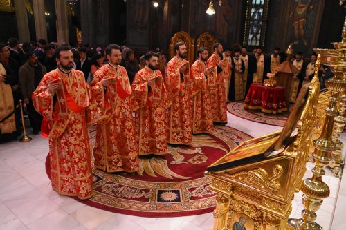 Slujbă de priveghere la Catedrala Patriarhală Poza 7522