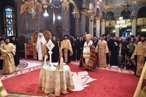 Patriarhul României și-a sărbătorit sfântul protector Poza 3927