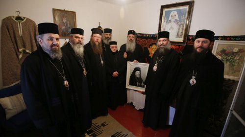 Şapte ierarhi în pelerinaj în patria Patriarhului Teoctist Poza 1250