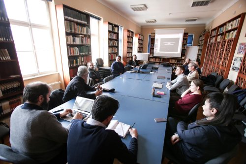 Conferință la Sibiu despre comunicarea religioasă și societatea modernă Poza 183