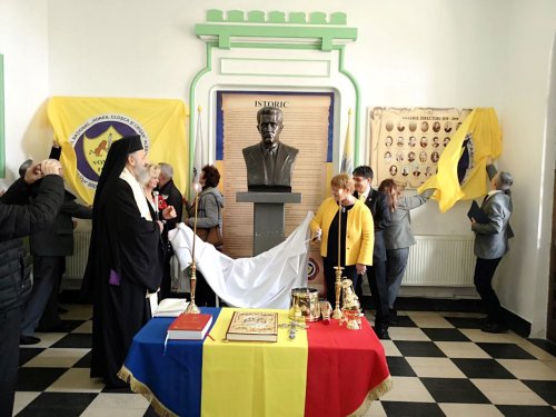 Eveniment comemorativ la Colegiul Național „Horea, Cloșca și Crișan”, Alba Iulia Poza 115311
