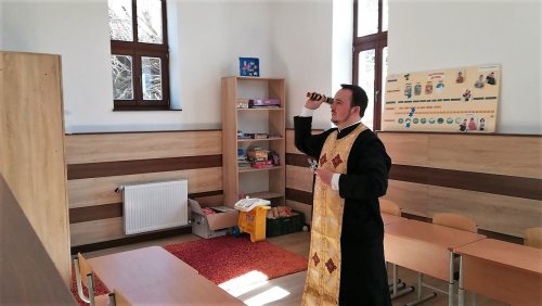 Slujbă de binecuvântare a școlii din Valea Mică, județul Alba Poza 114625