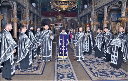 Slujba Deniei cu Canonul cel Mare al Sfântului Andrei Criteanul Poza 112707