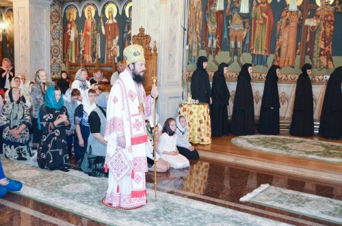 PS Părinte Damaschin Dorneanul, la Mănăstirea Cămârzani: „Daţi-I lui Dumnezeu toată viaţa, nu jumătăţi din viaţă, nu părţi din viaţă” Poza 121640