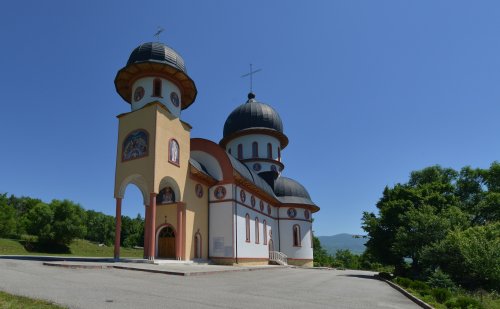 Darurile Maicii Domnului la obştea Mănăstirii Blănoiu Poza 121892