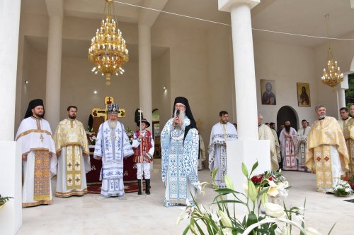 Sărbătoare la Mănăstirea „Acoperământul Maicii Domnului” de la Florești, Cluj Poza 186521
