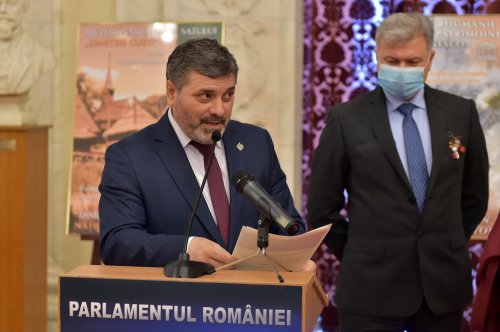 „Mărţişorul - Povestea unei tradiţii” la Parlamentul României   Poza 205022