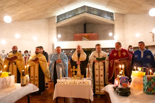 Rugăciune şi întrajutorare la capela ortodoxă din Baden-Baden Poza 205625