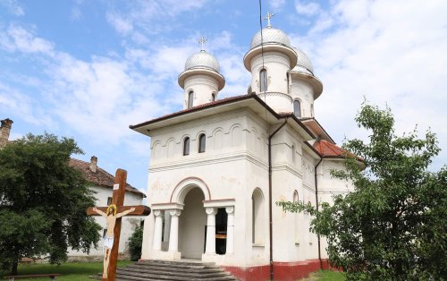 Biserica „Sfântul Gheorghe” din Cristuru Secuiesc şi vitregiile istoriei