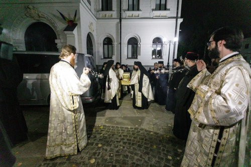 Moaștele Sfântului Cuvios Paisie Velicicovschi au ajuns la Iași Poza 228830