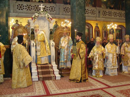 Moaştele Sfântului Grigorie Palama şi icoana familiei sale la Bucureşti Poza 230793