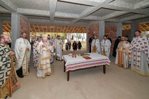 Binecuvântare la Biserica Sfântului Grigorie Palama din București Poza 234011