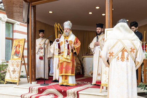Sărbătoarea unui iubit sfânt tămăduitor la Mănăstirea Radu Vodă din Capitală Poza 253155