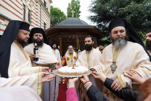 Sărbătoarea unui iubit sfânt tămăduitor la Mănăstirea Radu Vodă din Capitală Poza 253166