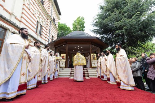 Sărbătoarea unui iubit sfânt tămăduitor la Mănăstirea Radu Vodă din Capitală Poza 253173