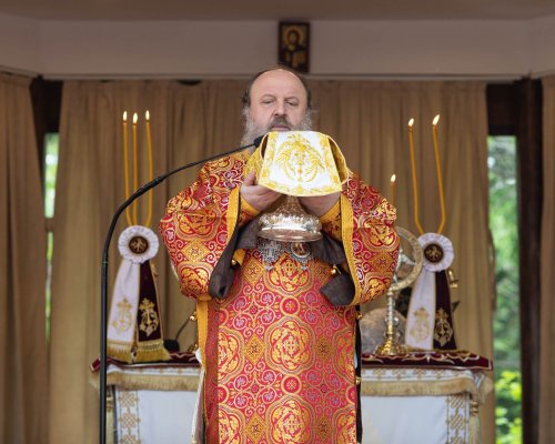 Sărbătoarea unui iubit sfânt tămăduitor la Mănăstirea Radu Vodă din Capitală Poza 253174