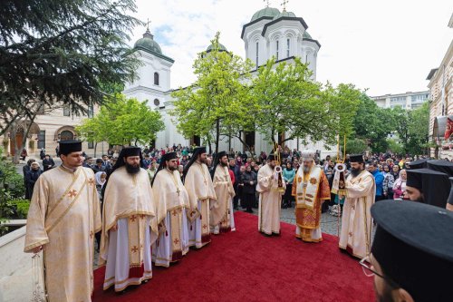 Sărbătoarea unui iubit sfânt tămăduitor la Mănăstirea Radu Vodă din Capitală Poza 253192