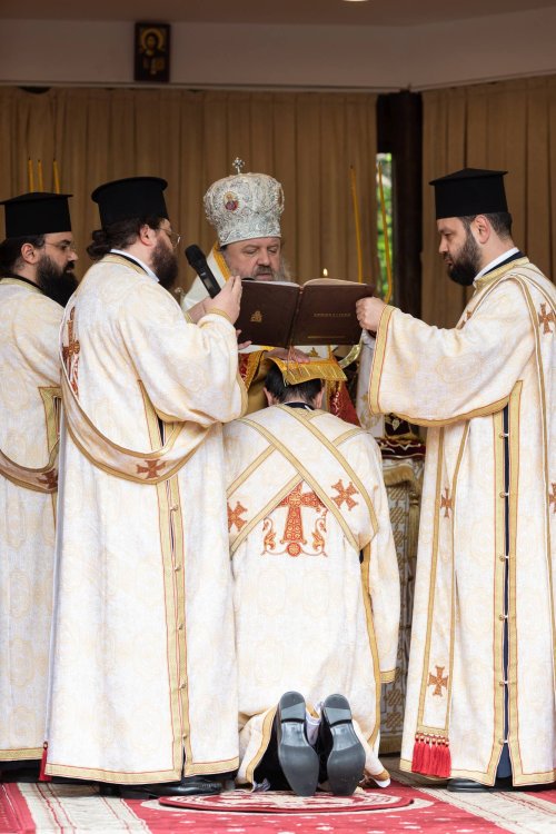 Sărbătoarea unui iubit sfânt tămăduitor la Mănăstirea Radu Vodă din Capitală Poza 253195