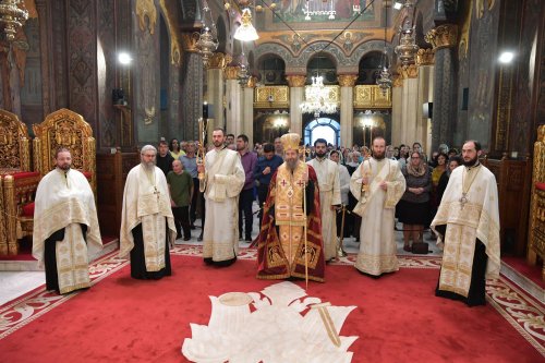 Laudă de seară adusă Sfinților Împărați la Catedrala Patriarhală